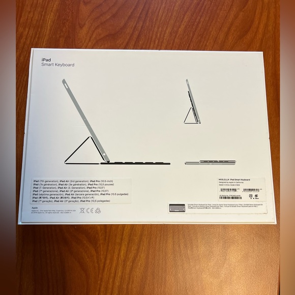 Apple iPad Smart Keyboard in Great Condition - Picture 2 of 6